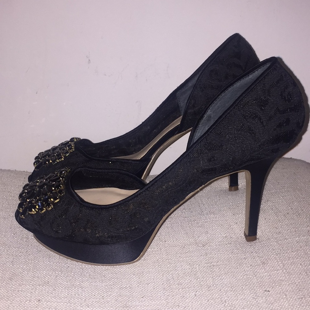 Shoes - Picture 2 of 5